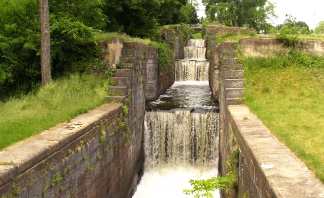 Hudson-Crossing-5-Combines-locks